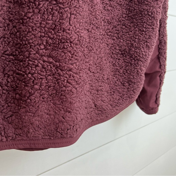 NIKE‎ Sherpa Therma Fleece Training Hoodie Women’s Size Medium Burgundy - Picture 10 of 11